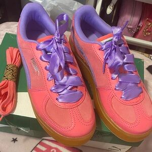 Puma Women's Vibrant Pink and Purple Sneakers
